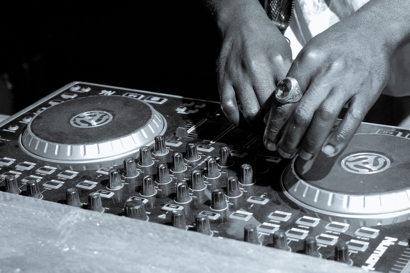 /images/gallery/On decks.jpeg